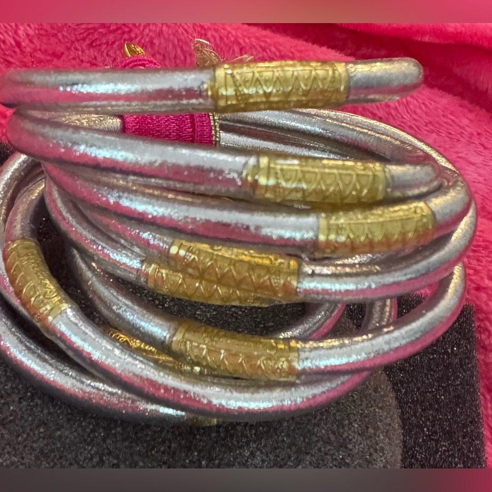 BuDhaGirl SILVER ALL WEATHER BANGLES® (SET OF 9) -
SERENITY PRAYER NWT SZ Small